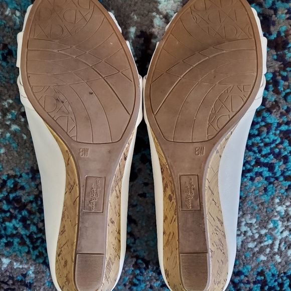 Dexflex Comfort Flats with Wedge Heel Cream 8W - Picture 5 of 8